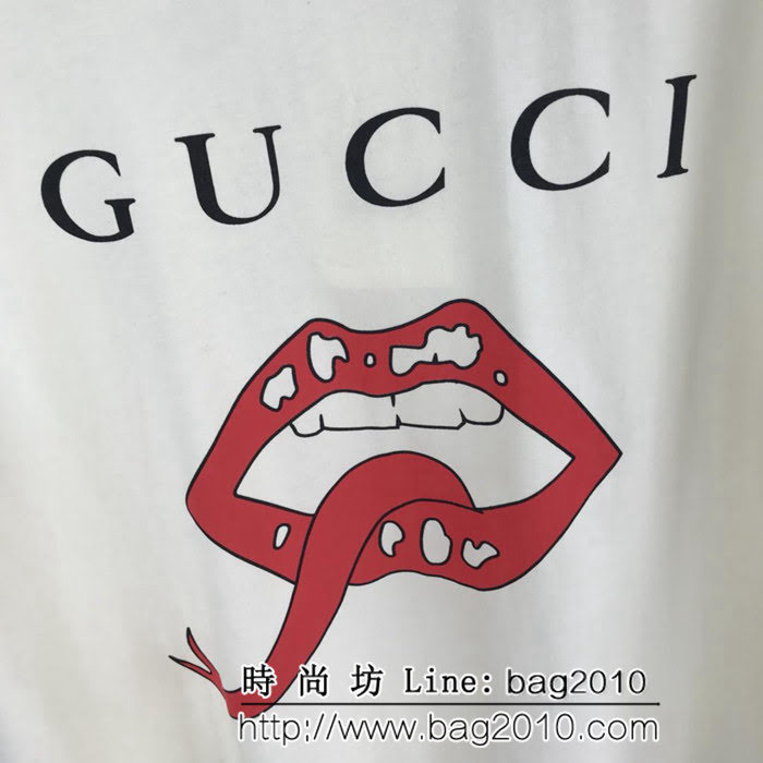 GUCCI古馳 19早春新款 官網同步 紅唇印花 米色短袖 男女同款 ydi2527